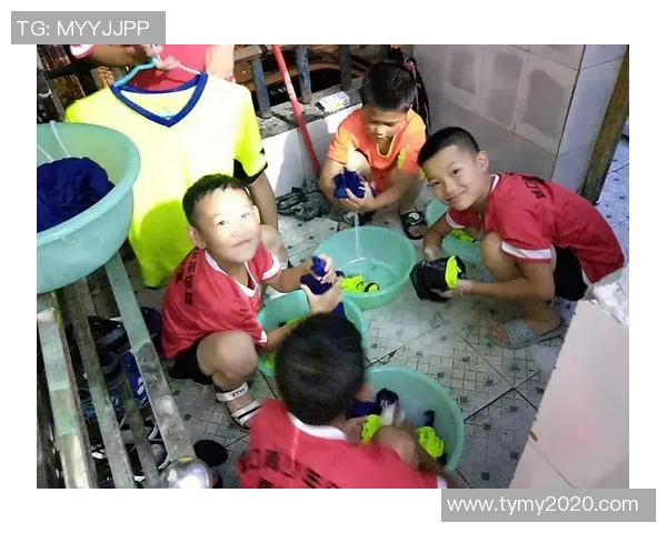 足球明星在家洗衣服的温馨瞬间展现生活中的另一面